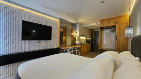 C'Scape Suite at Bernwood Towers